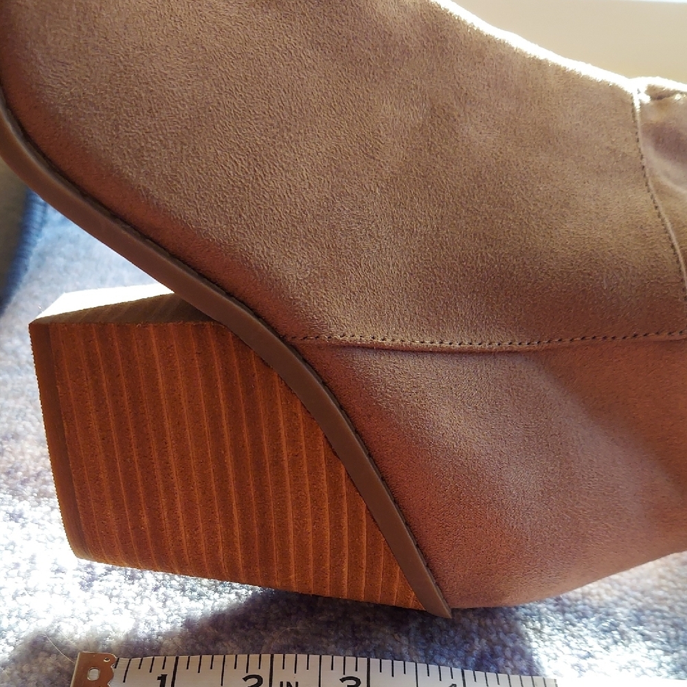 Charles David Tan Boots -SUPER SOFT